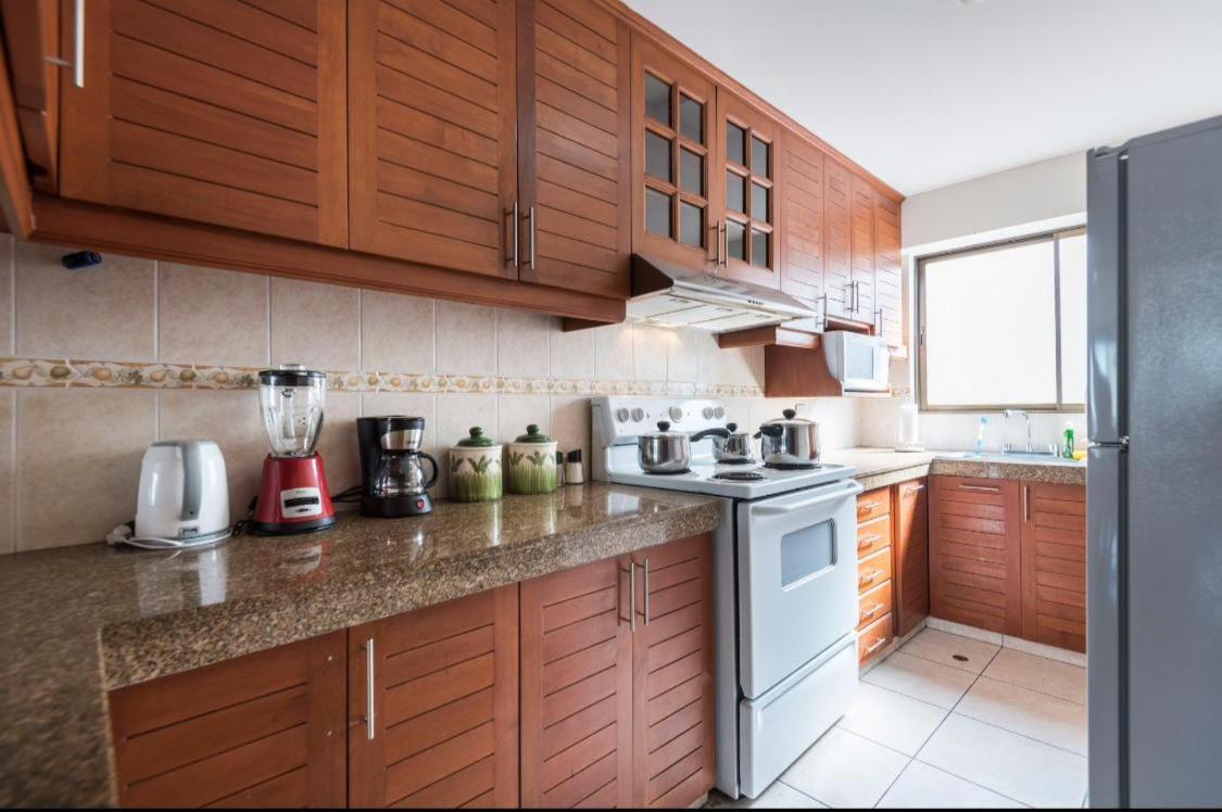New Apartment In Miraflores! Larcomar Area! Lima Buitenkant foto